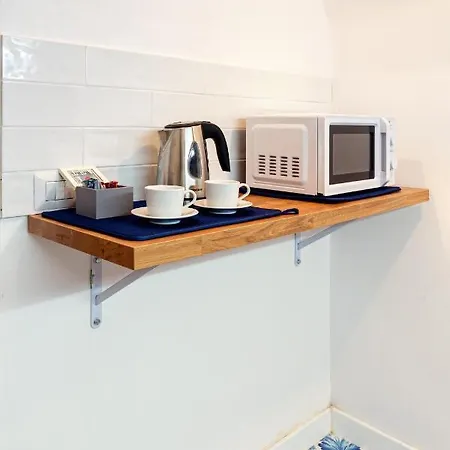 Pausea Suite-2